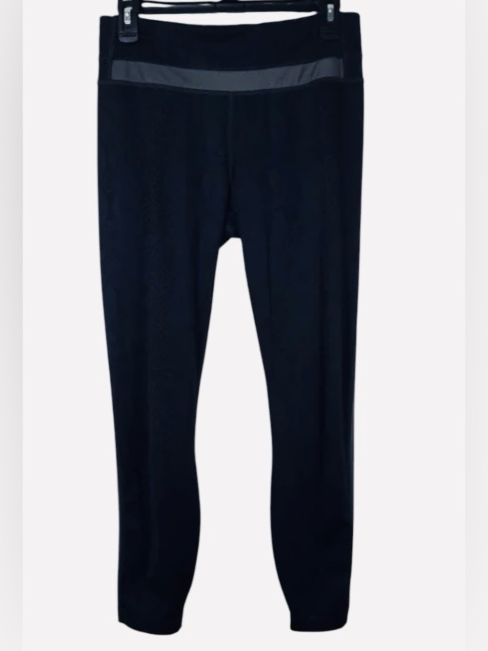 Lululemon Light Speed Luxtreme Women’s 4 desert snake deep black & gray capris